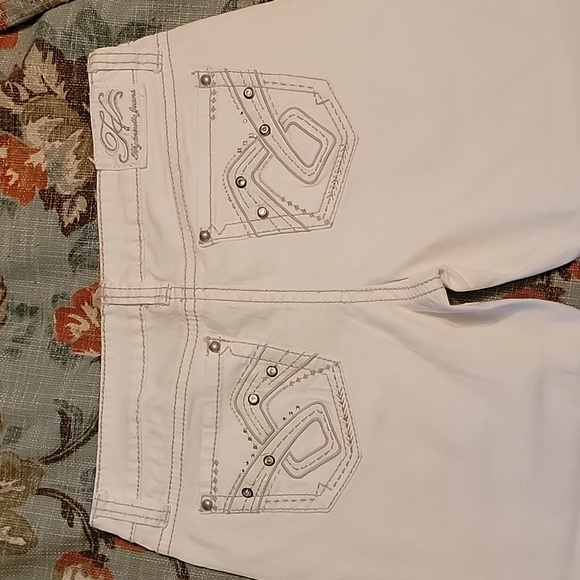 Jeans - Picture 2 of 4